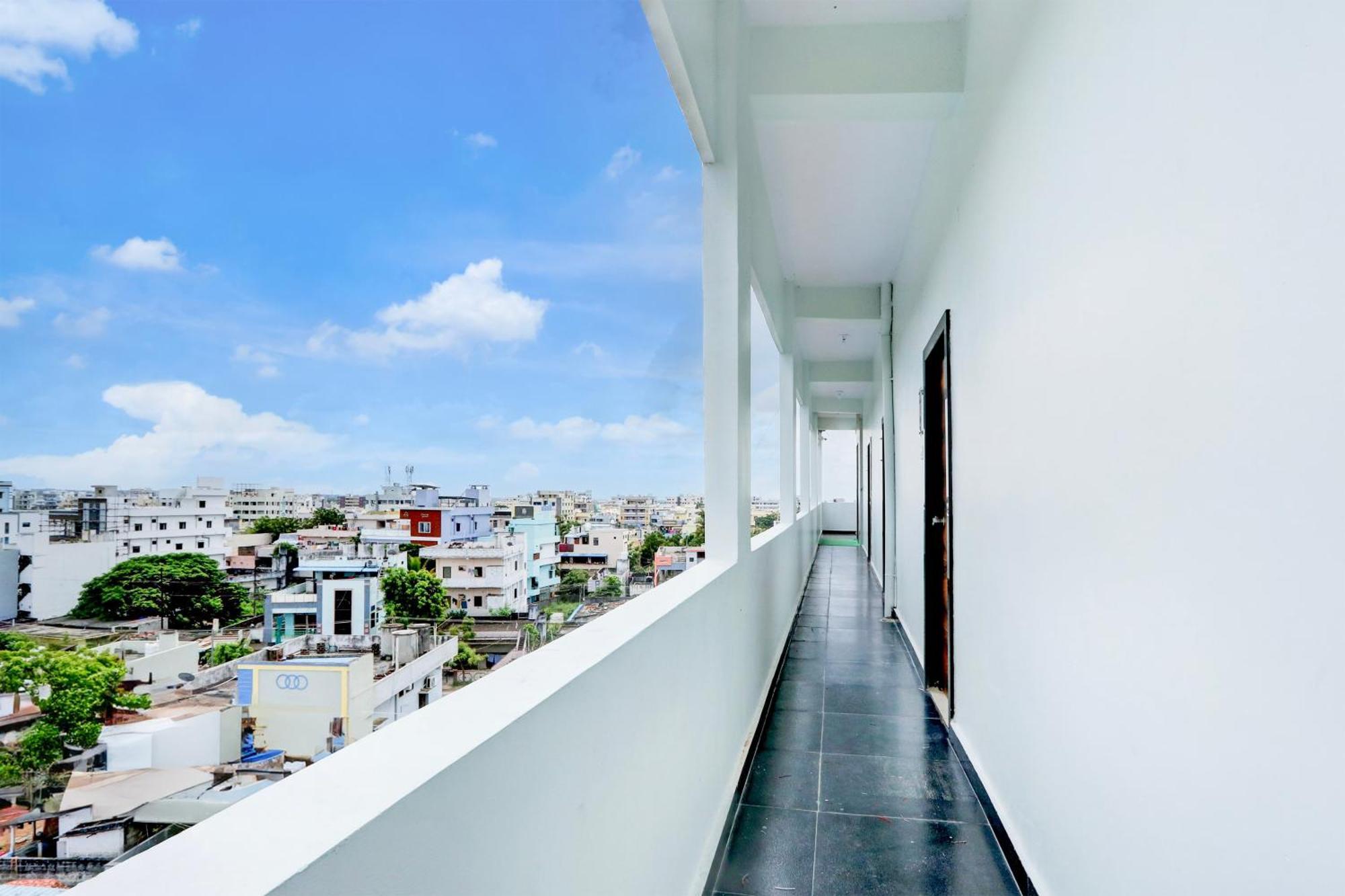Hotel O Pr Grand Khammam Екстер'єр фото