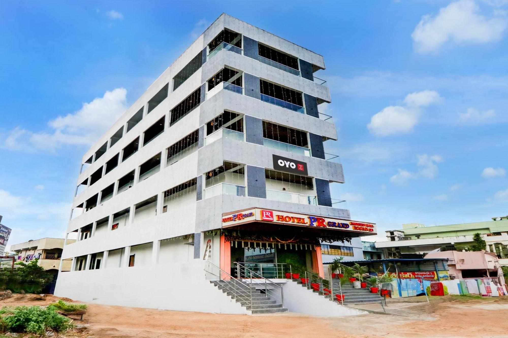 Hotel O Pr Grand Khammam Екстер'єр фото